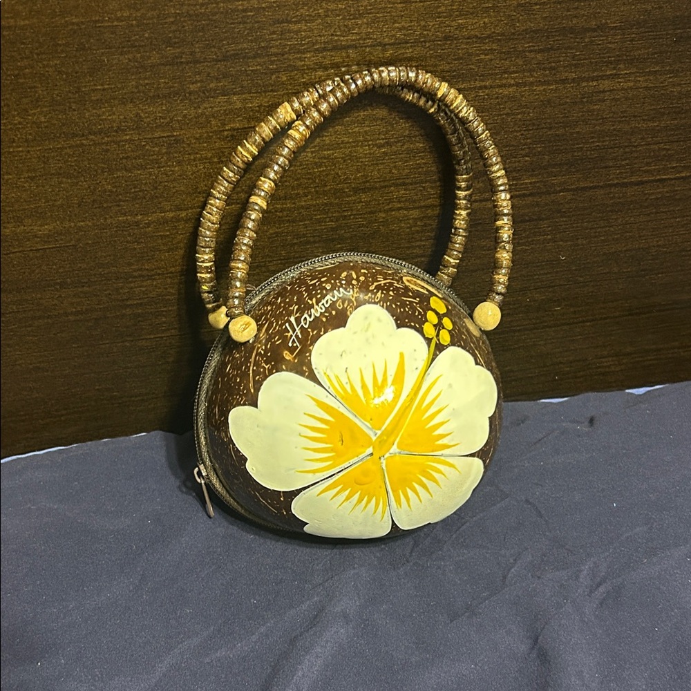 Coconut Clutch